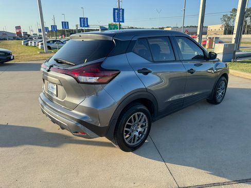 Used 2023 Nissan Kicks S FWD image 8