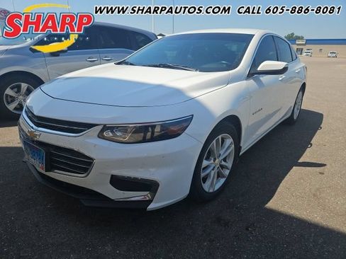 Used 2018 Chevrolet Malibu LT FWD image 1