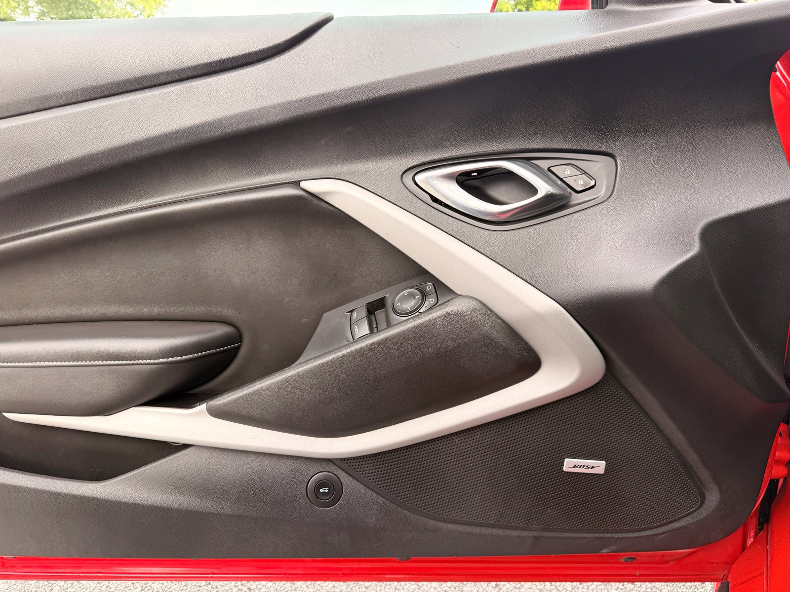 Used 2020 Chevrolet Camaro LT w/ Technology Package RWD image 41