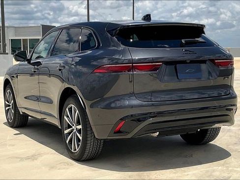 New 2026 Jaguar F-PACE R-Dynamic S image 3