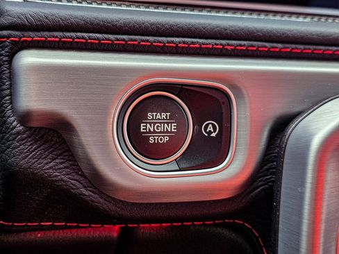 Used 2025 Mercedes-Benz G 550 image 23