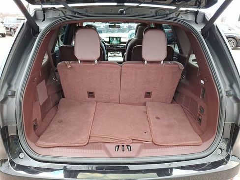 Used 2022 Lincoln Aviator Black Label w/ Class IV Trailer Tow Package image 31