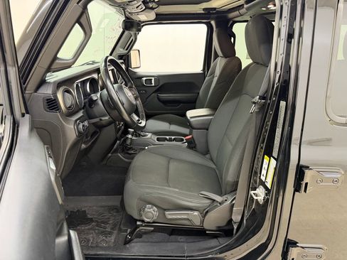Used 2019 Jeep Wrangler Unlimited Sport S AWD/4WD image 17