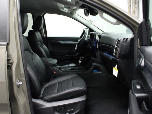 New 2025 Ford Ranger Lariat w/ Black Appearance Package image 15