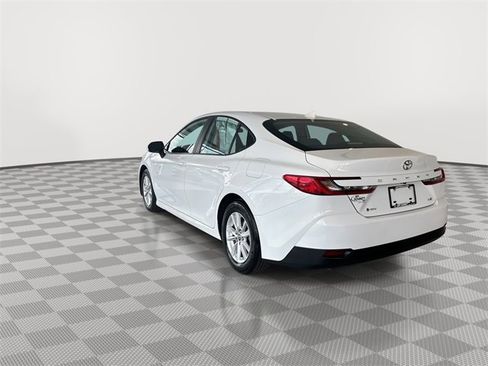 Used 2025 Toyota Camry LE image 8