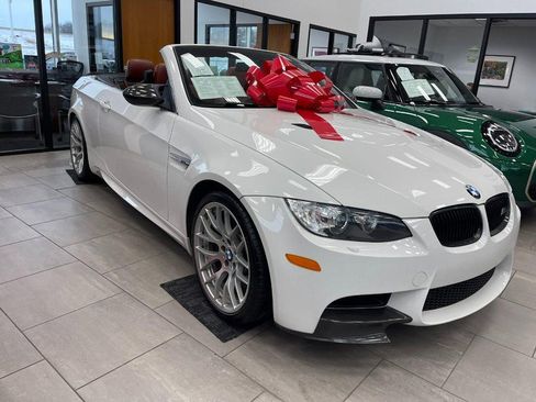 Used 2013 BMW M3 Convertible image 2