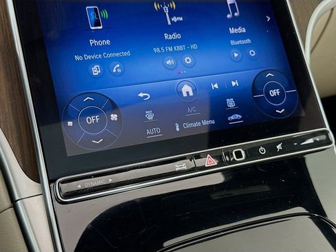 Used 2022 Mercedes-Benz C 300 C 300 image 15