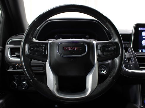 Used 2021 GMC Yukon XL SLT w/ SLT Premium Package AWD/4WD image 10