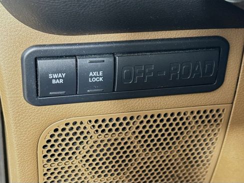Used 2017 Jeep Wrangler Unlimited Rubicon w/ Dual Top Group AWD/4WD image 10