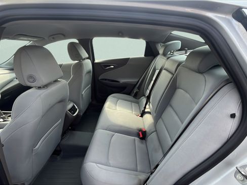 Used 2017 Chevrolet Malibu LT FWD image 21