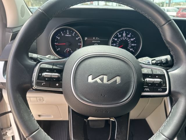 Certified 2024 Kia Carnival LX FWD image 15