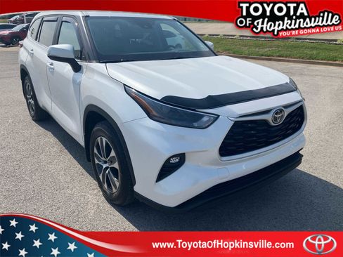Used 2023 Toyota Highlander XLE AWD/4WD image 1