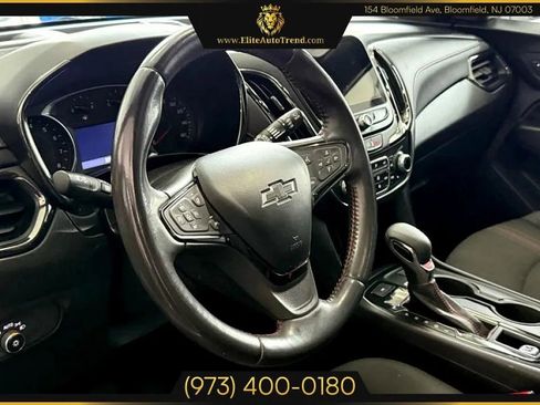 Used 2022 Chevrolet Equinox RS w/ Infotainment Package image 9