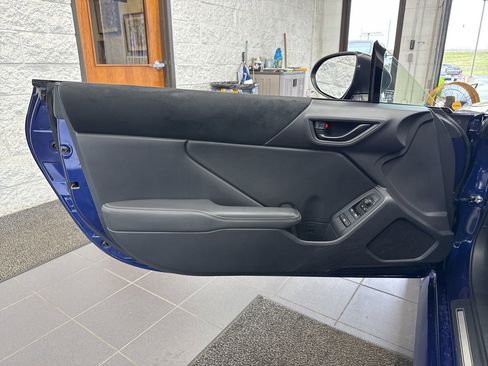 Used 2023 Toyota GR86 Premium RWD image 33