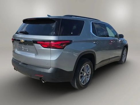 Used 2023 Chevrolet Traverse LT FWD image 7