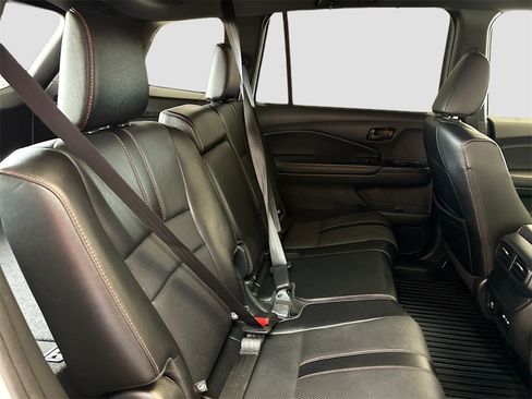 Used 2025 Honda Passport TrailSport image 27