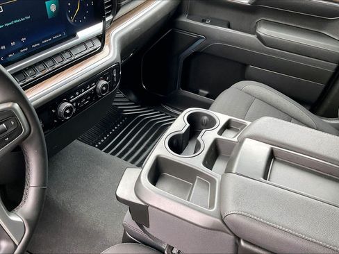 Used 2023 Chevrolet Silverado 1500 LT AWD/4WD image 18