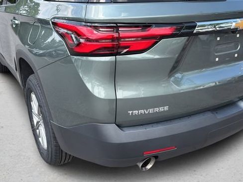 Used 2023 Chevrolet Traverse LT FWD image 34
