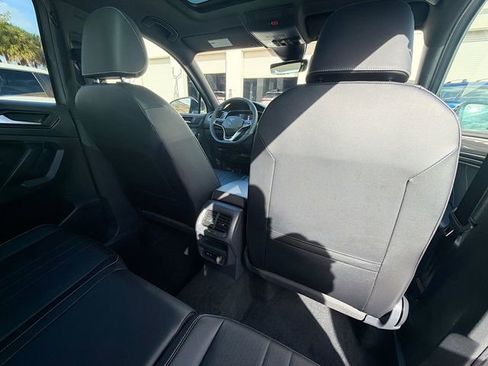 Used 2022 Volkswagen Tiguan SE R-Line FWD image 29