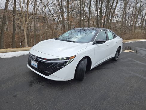 New 2026 Nissan Sentra SR w/ SR Premium Package image 4