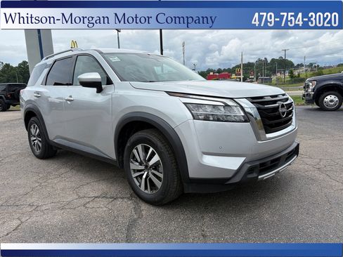 Used 2023 Nissan Pathfinder SL FWD image 3