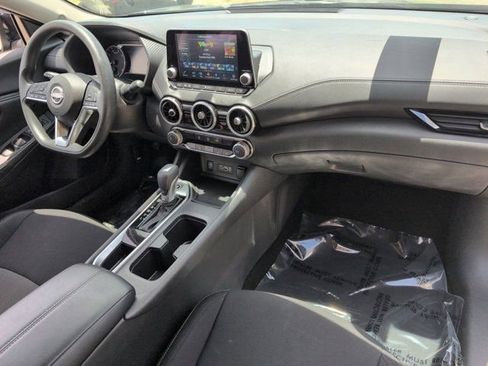 Used 2025 Nissan Sentra SV FWD image 31
