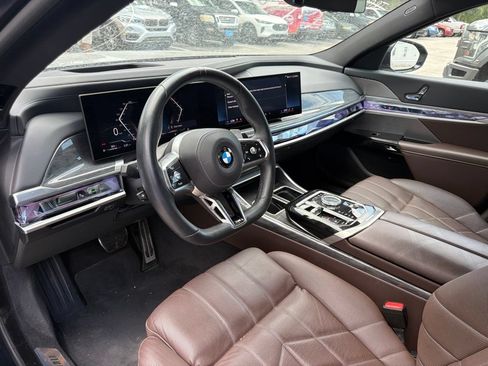 Used 2025 BMW 740i RWD image 9