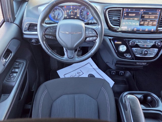 Used 2021 Chrysler Pacifica Touring w/ S Appearance Package FWD image 14