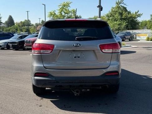 Used 2016 Kia Sorento LX AWD/4WD image 4