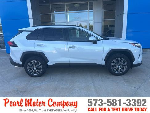 Used 2025 Toyota RAV4 Limited w/ Advanced Technology Package AWD/4WD image 3