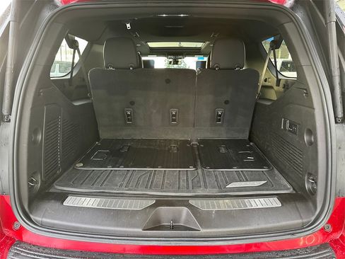 Used 2021 Chevrolet Suburban RST w/ Luxury Package image 49