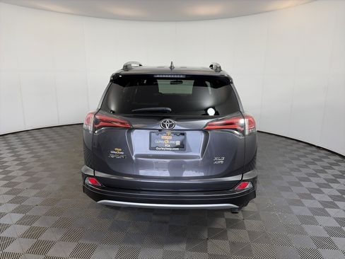 Used 2016 Toyota RAV4 XLE AWD/4WD image 9