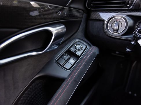 Certified 2018 Porsche 911 GT3 RWD image 21