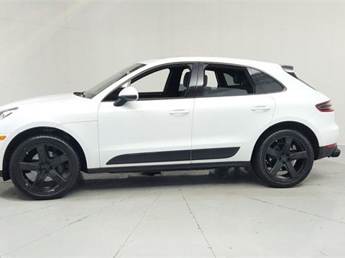 Used 2018 Porsche Macan Sport Edition image 2