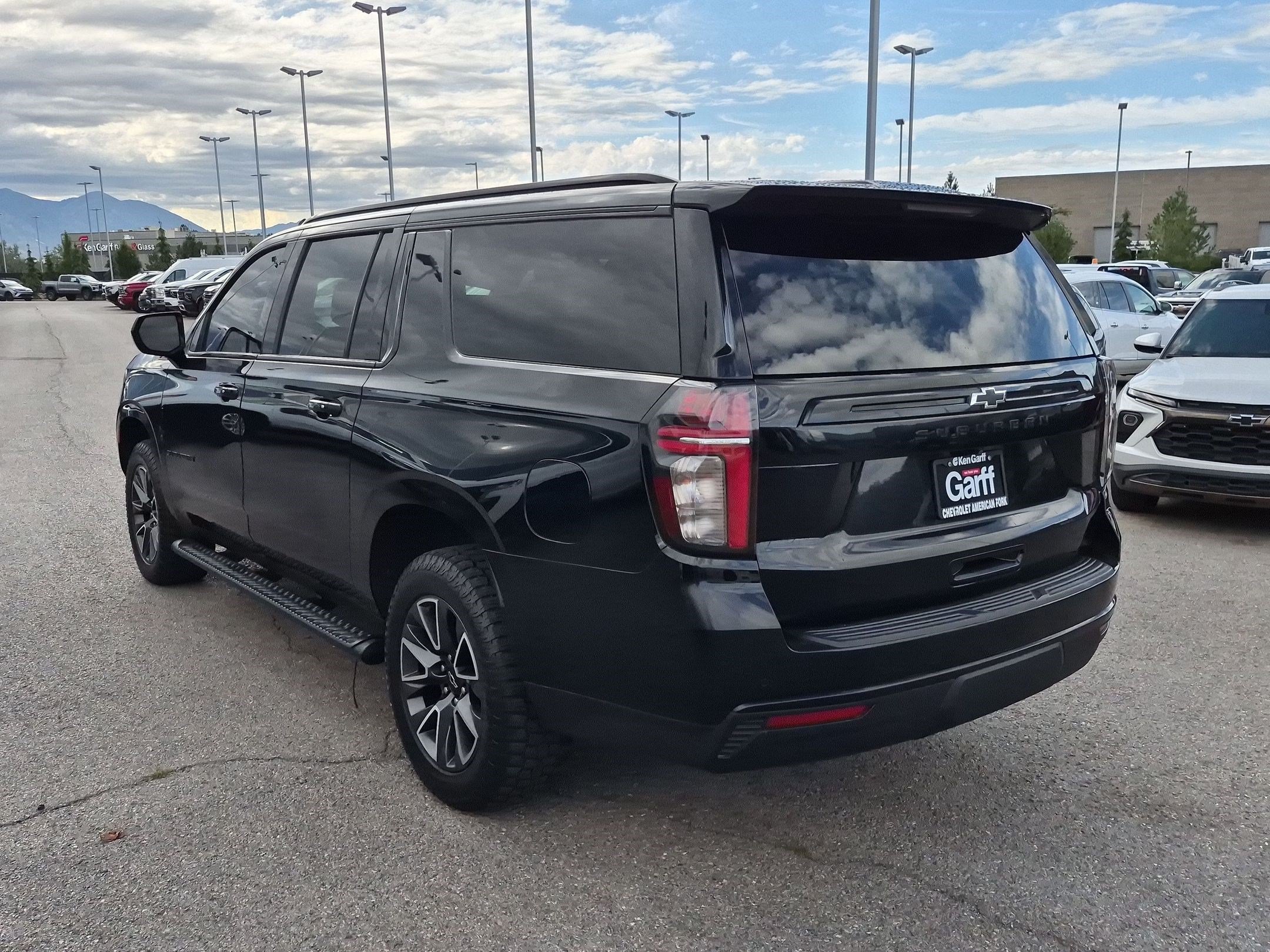 Used 2023 Chevrolet Suburban Z71 AWD/4WD image 5