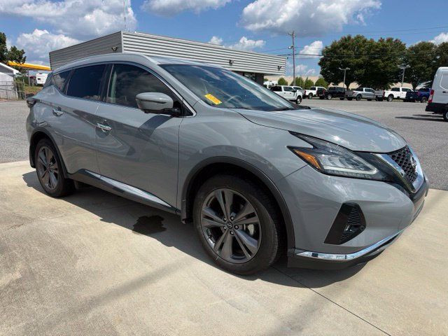 Used 2024 Nissan Murano Platinum w/ Cargo Package FWD image 3