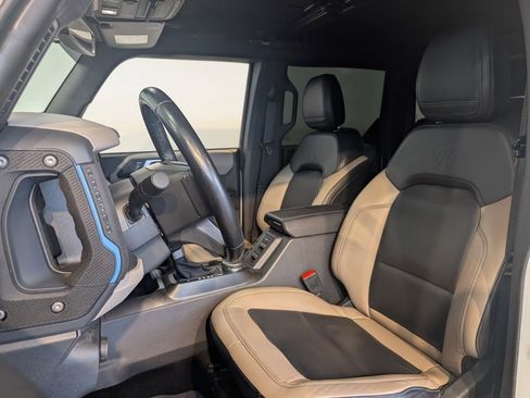Used 2024 Ford Bronco Wildtrak image 13