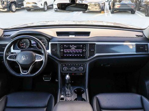 Used 2021 Volkswagen Atlas SE w/ Towing Package image 12