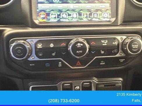 Used 2022 Jeep Wrangler Unlimited Sahara w/ Cold Weather Group AWD/4WD image 22