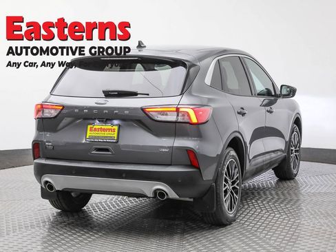 Used 2022 Ford Escape SE w/ Cold Weather Package FWD image 5