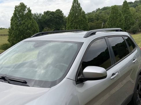 Used 2015 Jeep Cherokee Latitude FWD image 34