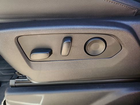 Used 2025 GMC Sierra 2500 SLT w/ Texas SLT Premium Package image 15