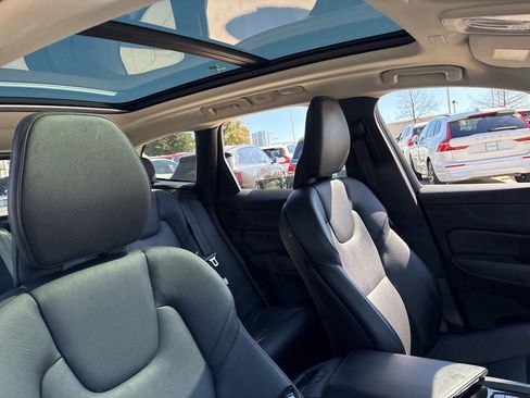 Certified 2023 Volvo XC60 B5 Plus w/ Climate Package image 11