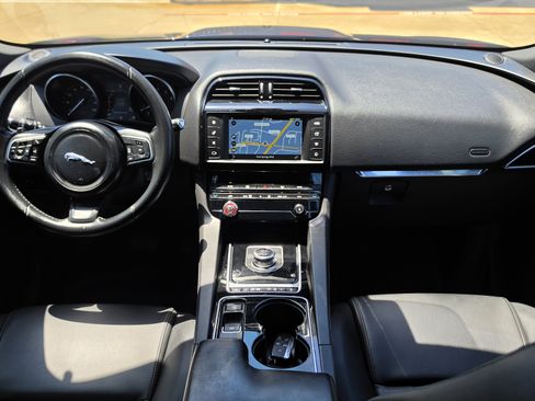 Used 2017 Jaguar F-PACE Premium AWD/4WD image 37
