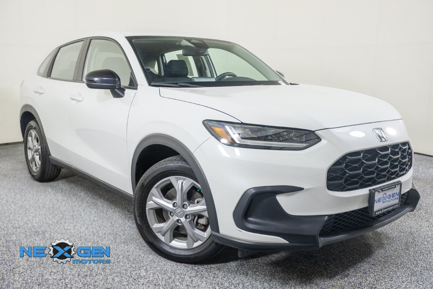 Used 2024 Honda HR-V LX image 1