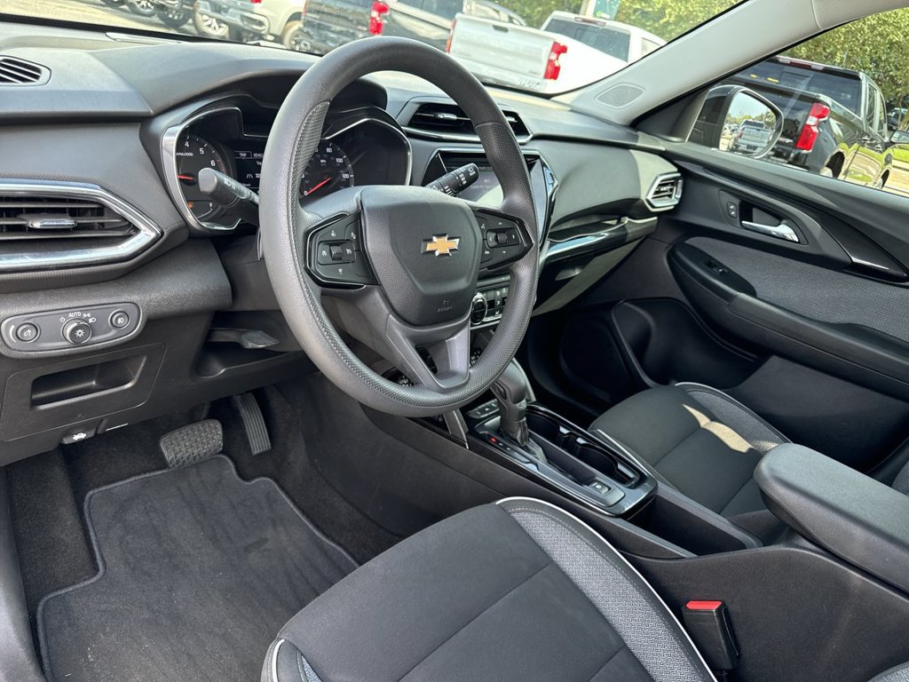Certified 2021 Chevrolet TrailBlazer LT w/ Convenience Package FWD image 18