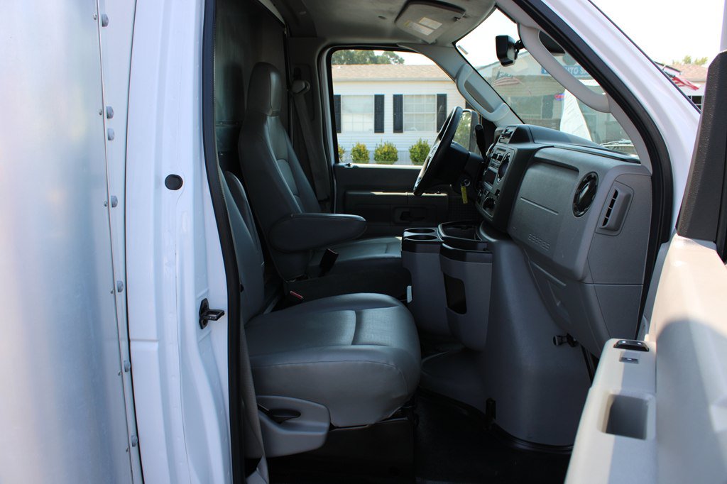 Used 2024 Ford E-350 and Econoline 350 Super Duty w/ Driver's Safety Package RWD image 32