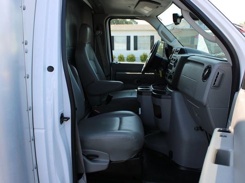 Used 2024 Ford E-350 and Econoline 350 Super Duty w/ Driver's Safety Package RWD image 32