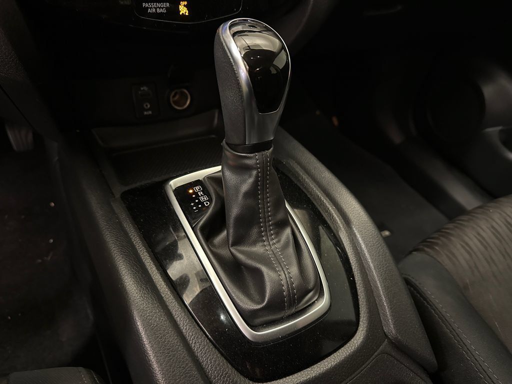Used 2017 Nissan Rogue SV w/ Midnight Edition FWD image 29