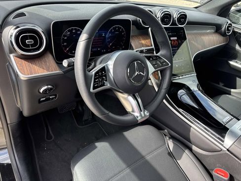 Used 2025 Mercedes-Benz GLC 300 image 18